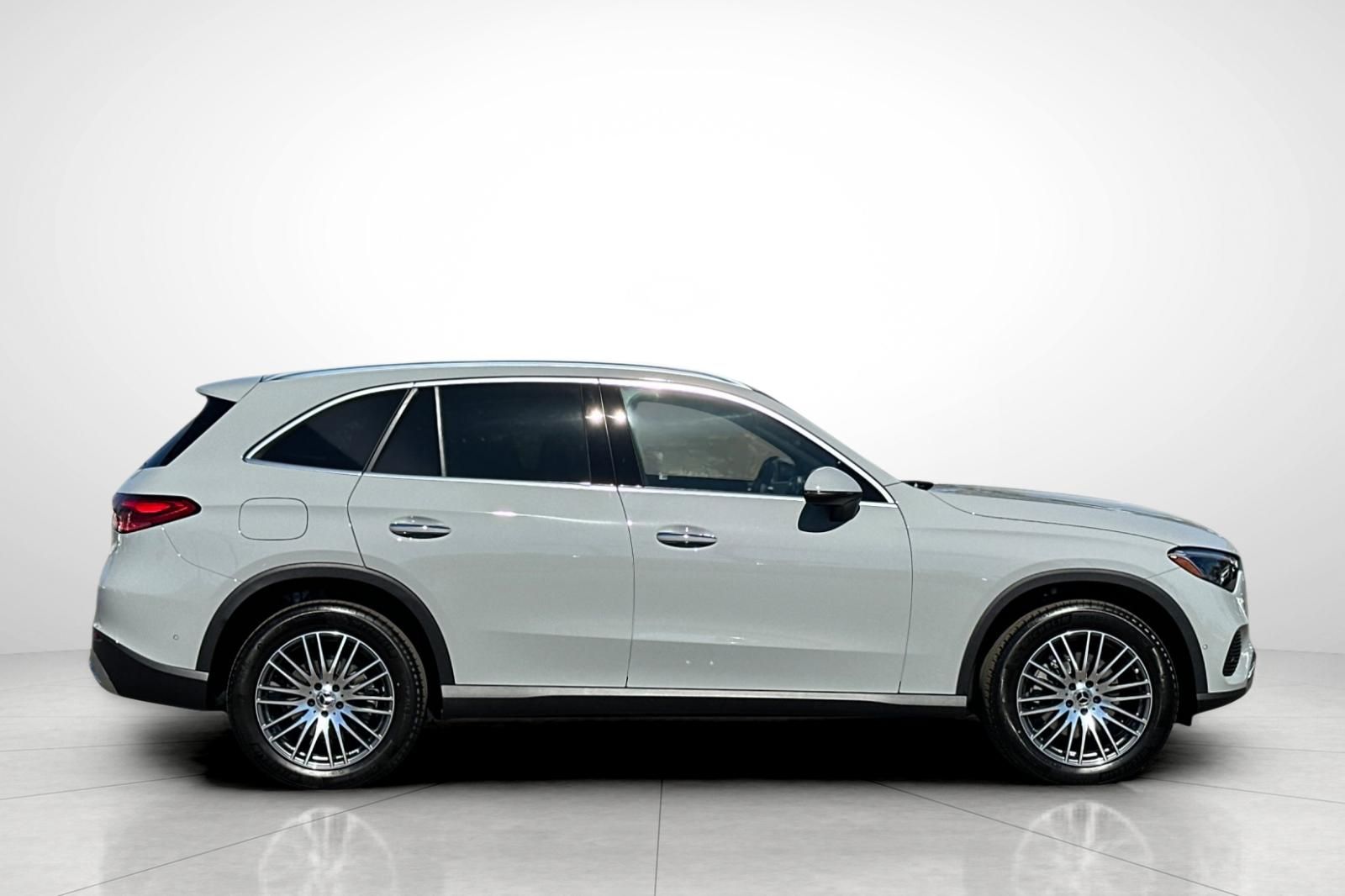 2026 Mercedes Benz GLC 300 photo 28