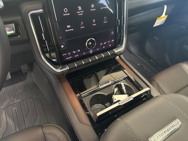 2026 Gmc Yukon Denali photo 4