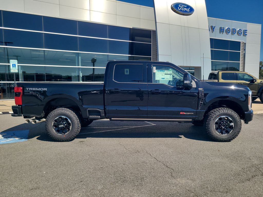 2026 Ford F-250 Lariat photo 2