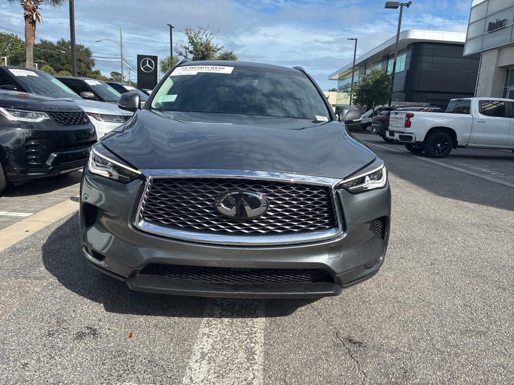 2024 Infiniti QX50 Luxe AWD photo 2