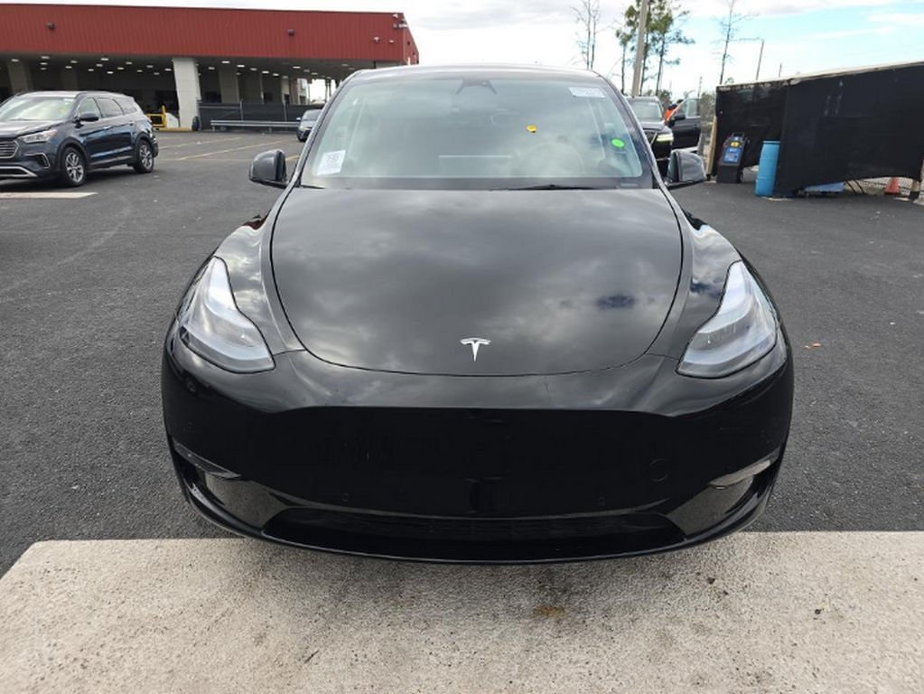 Used 2021 Tesla Model Y Long Range with VIN 5YJYGDEE7MF111839 for sale in Northfield, Minnesota