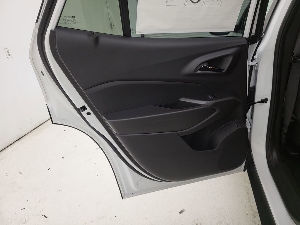 2025 Chevrolet Trax photo 34