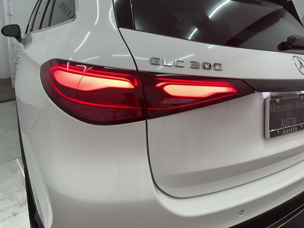 2025 Mercedes Benz GLC 300 4MATIC photo 21