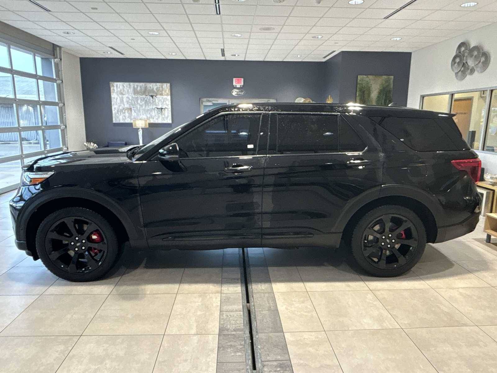 2021 Ford Explorer ST photo 5