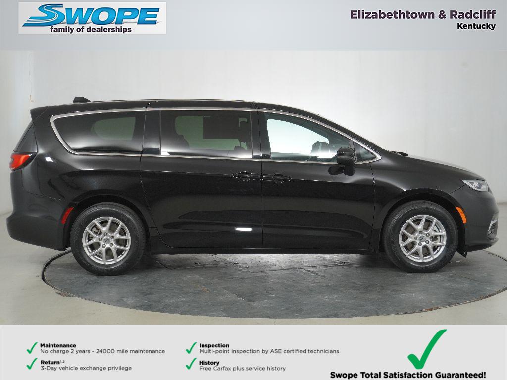 2025 Chrysler Pacifica photo 2