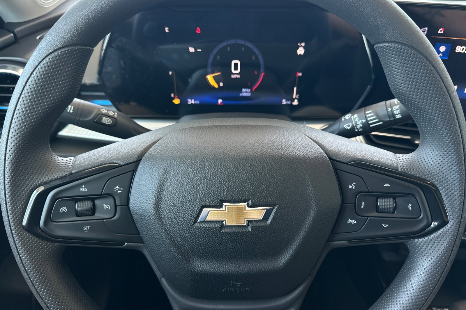 2025 Chevrolet Trax LT photo 22