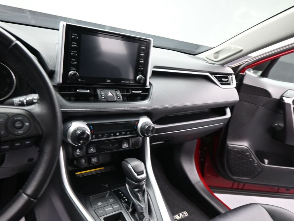 2019 Toyota RAV4 XLE Premium photo 2