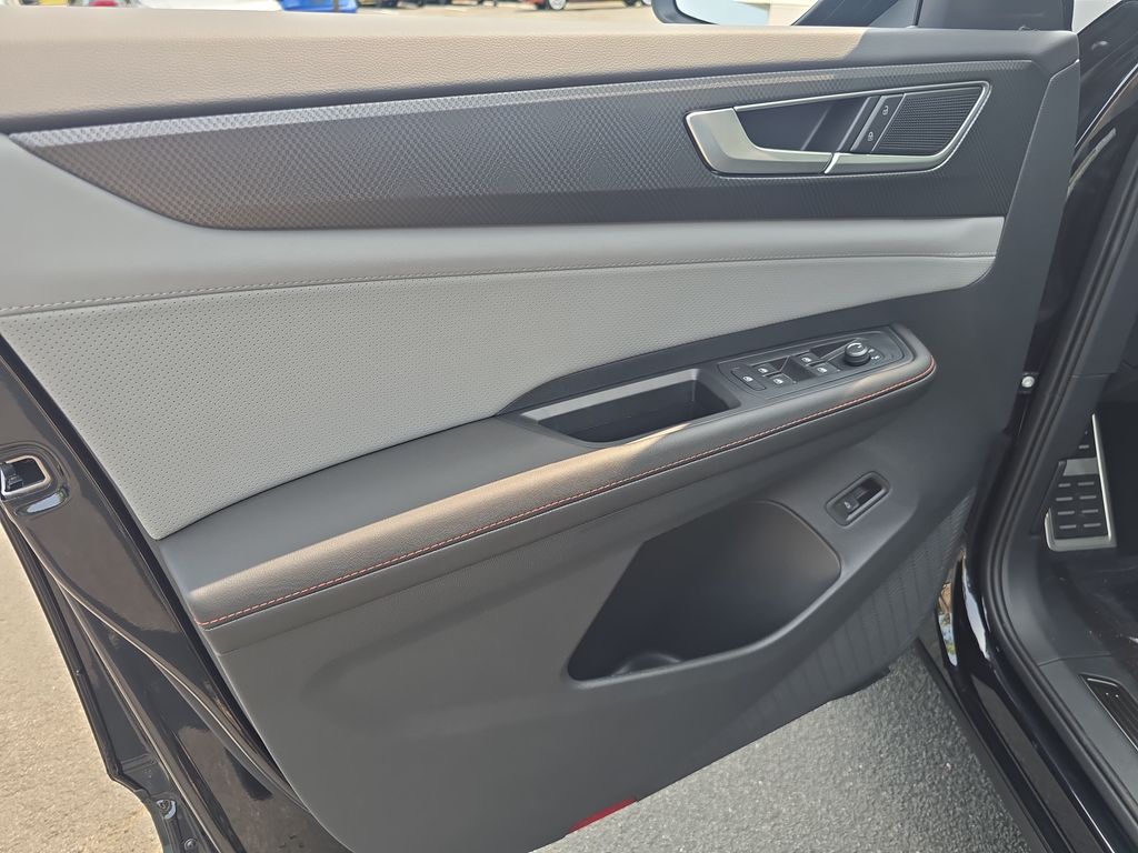 2025 Volkswagen Atlas Peak Edition SE photo 3