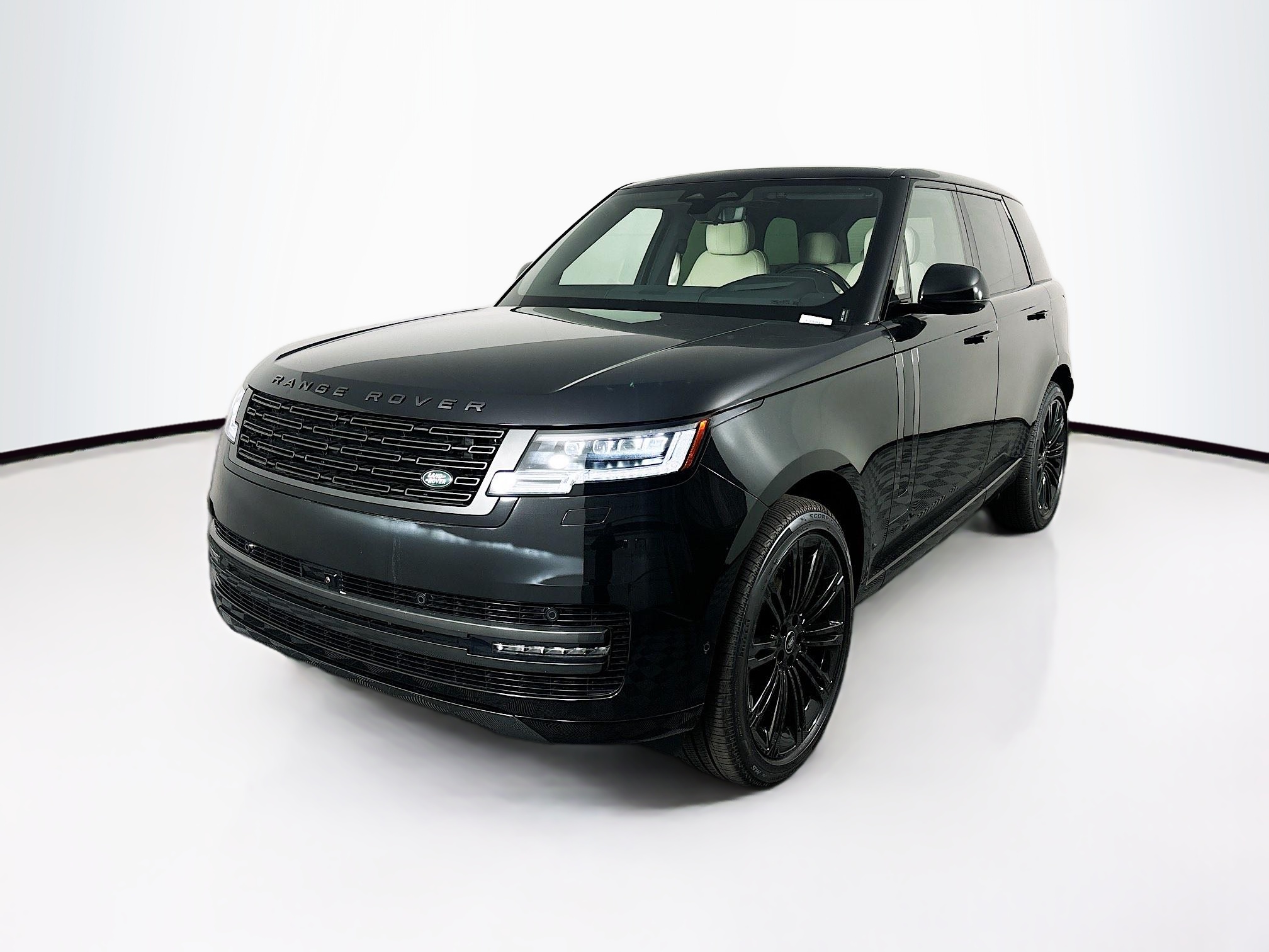 2025 Land Rover Range Rover SE's photo