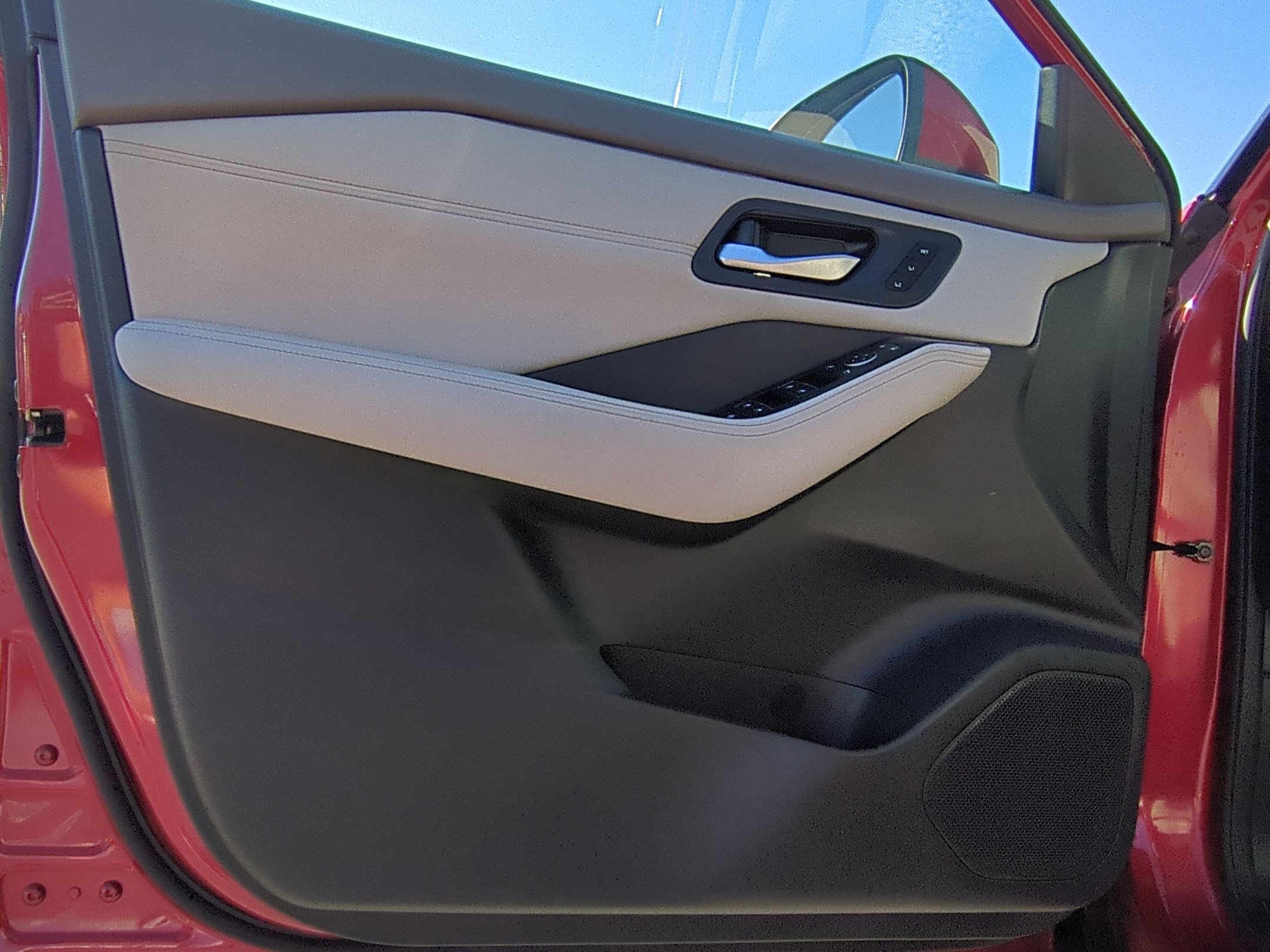 2023 Nissan Rogue SL photo 10