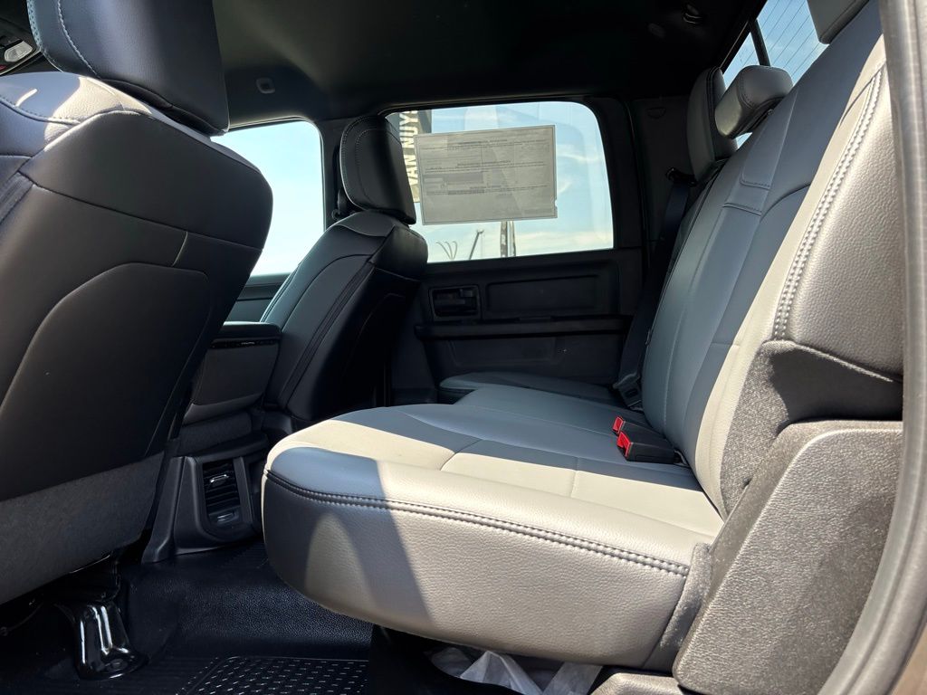 2025 Ram 3500 Tradesman photo 13
