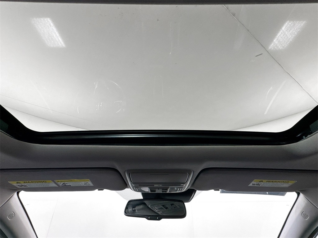 2020 Honda CR-V Hybrid Touring photo 16