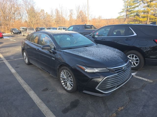 2020 Toyota Avalon Limited's photo