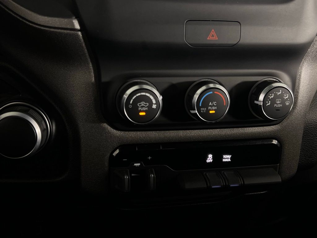 2023 Ram 1500 Tradesman photo 16