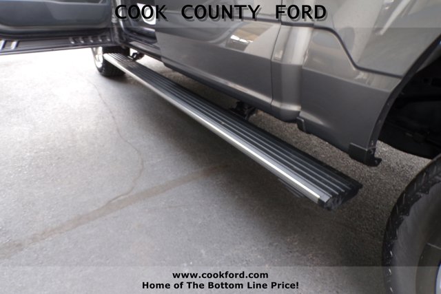 2022 Ford F-150 Platinum photo 17