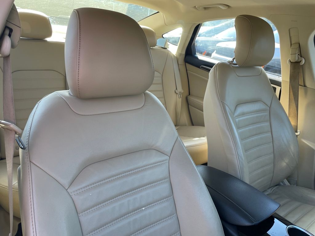 2013 Ford Fusion Hybrid SE photo 7
