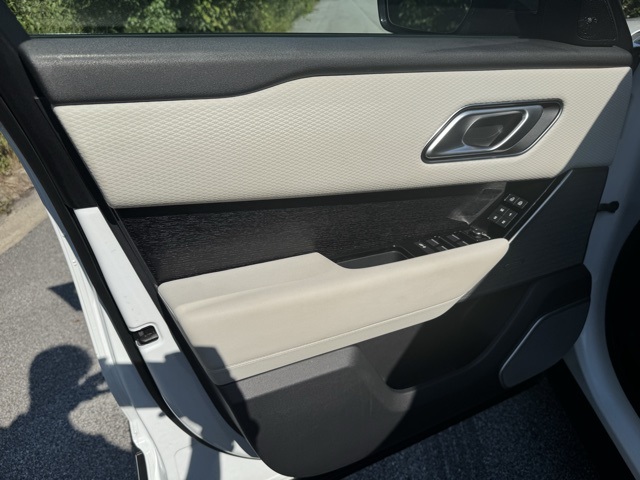 2022 Land Rover Range Rover Velar S photo 26