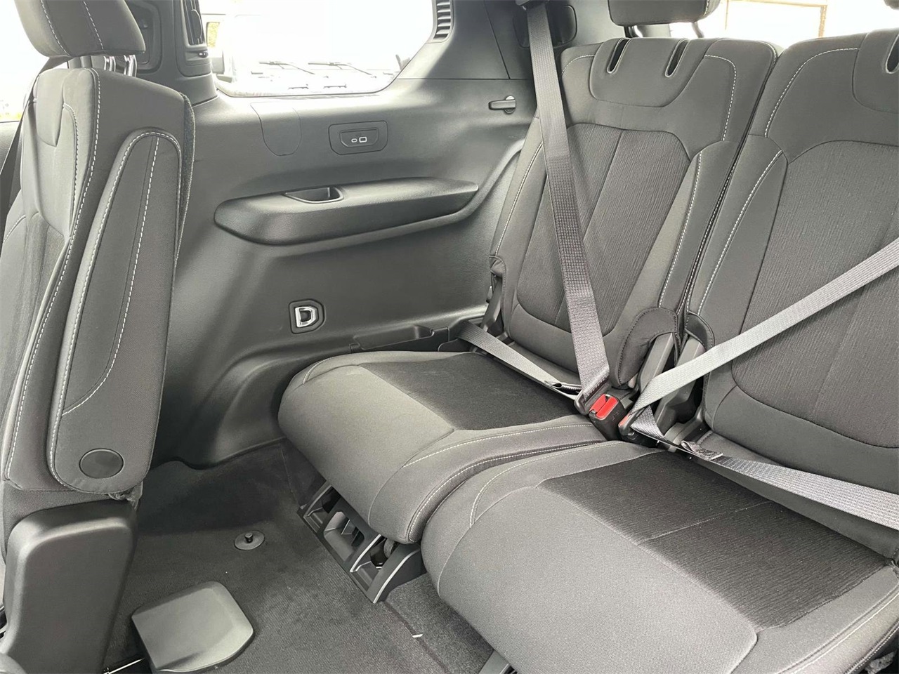 2025 Jeep Grand Cherokee Laredo X photo 24