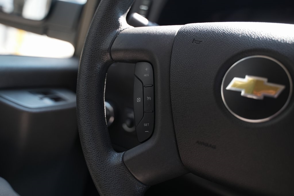 2017 Chevrolet Express 3500 LT photo 16