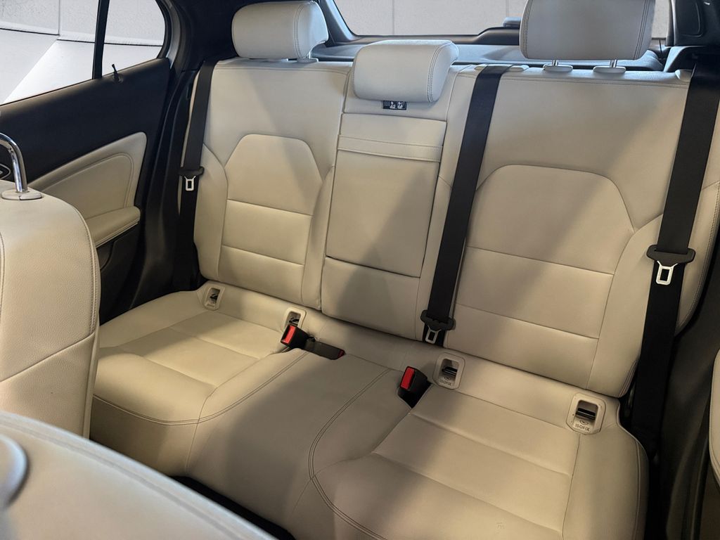 2019 Mercedes Benz GLA 250 4MATIC photo 16