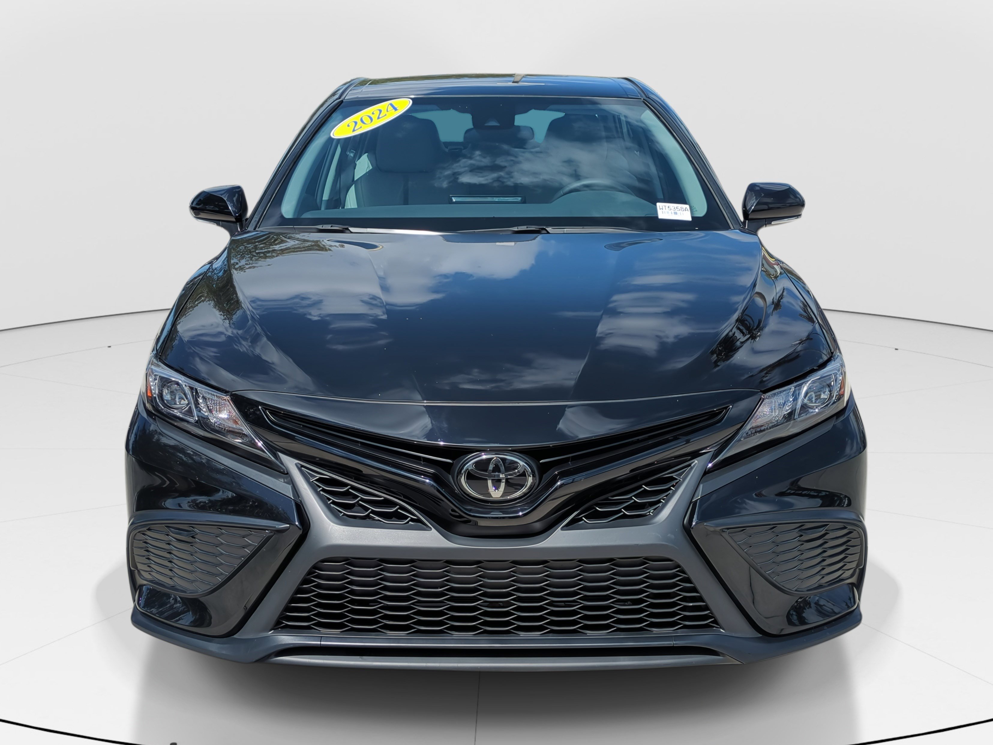 2024 Toyota Camry SE photo 3