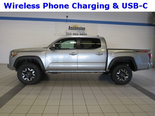 2023 Toyota Tacoma TRD Off-Road photo 2