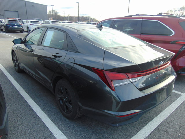 2021 Hyundai Elantra SEL Convenience photo 3