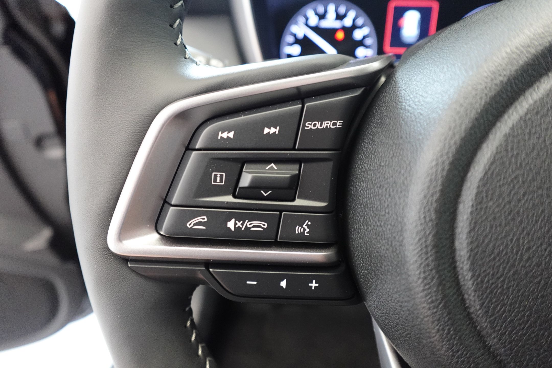 2025 Subaru Outback Touring photo 12