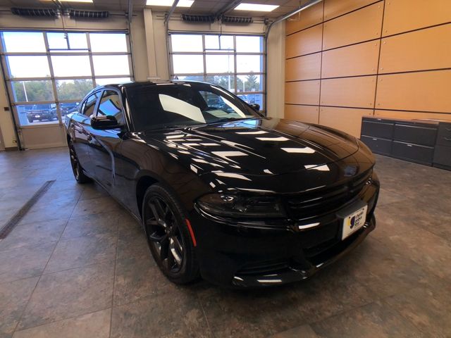 2022 Dodge Charger SXT photo 2