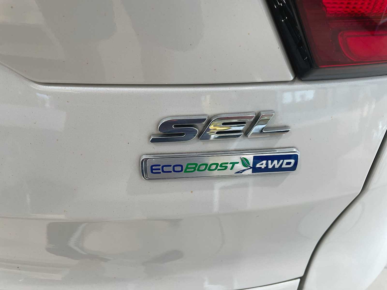 2019 Ford Escape SEL photo 30