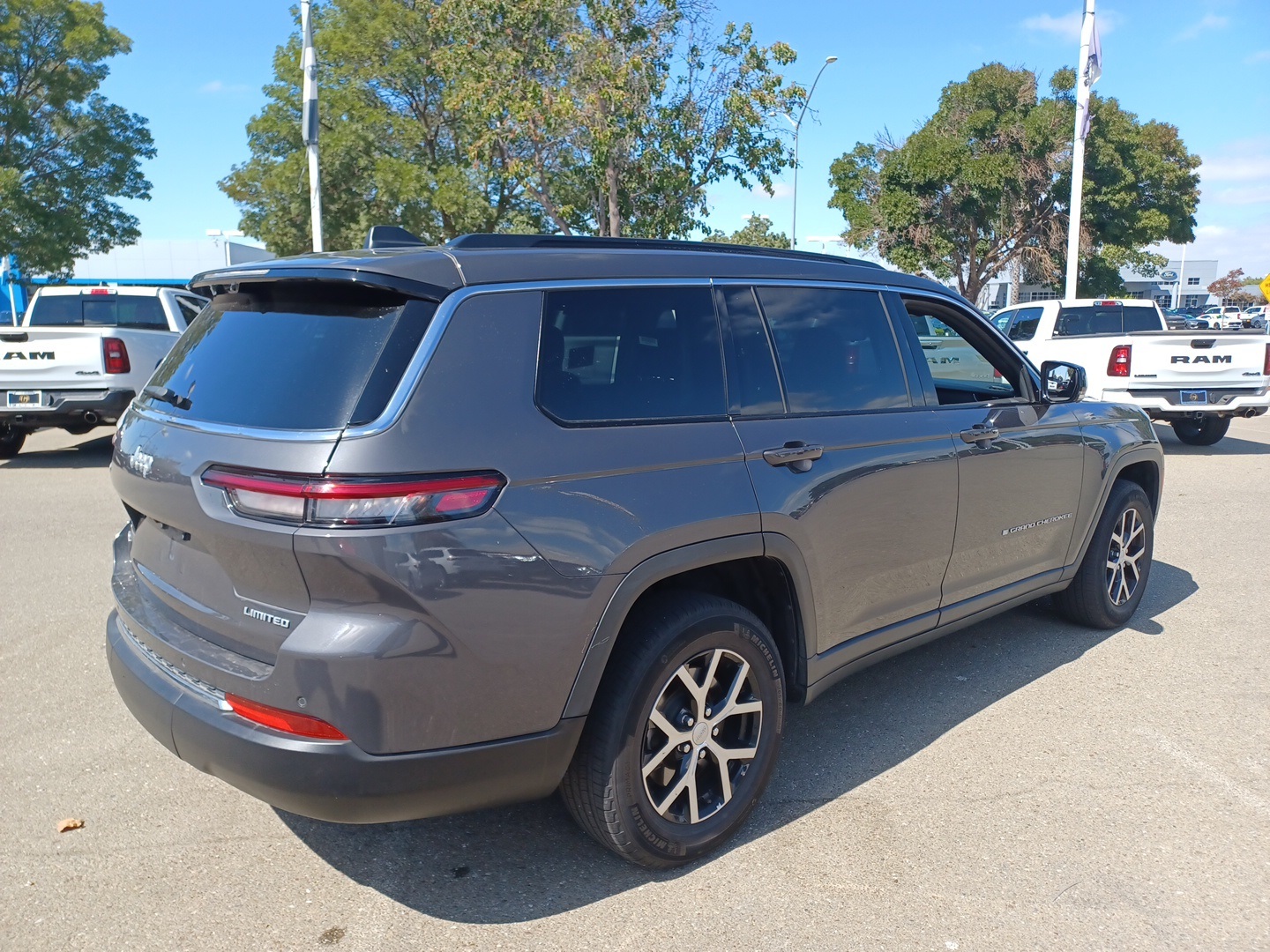 2024 Jeep Grand Cherokee Limited photo 4