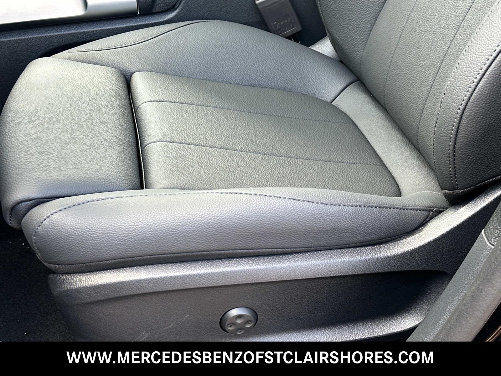 2025 Mercedes Benz GLB 250 4MATIC photo 17