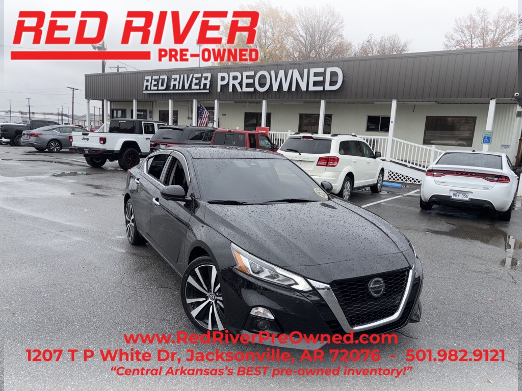 2021 Nissan Altima Platinum's photo