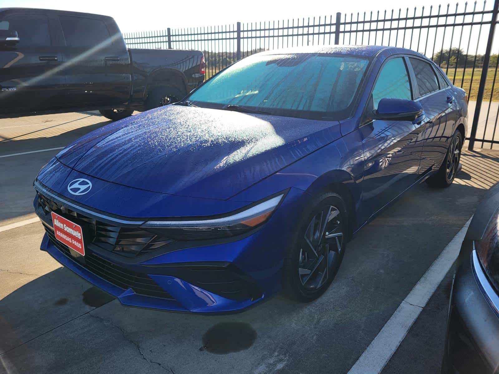 2024 Hyundai Elantra Limited's photo