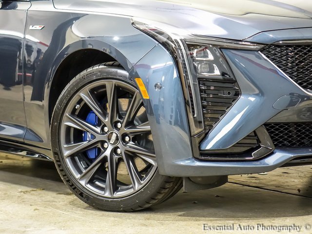 2025 Cadillac CT5 V photo 3