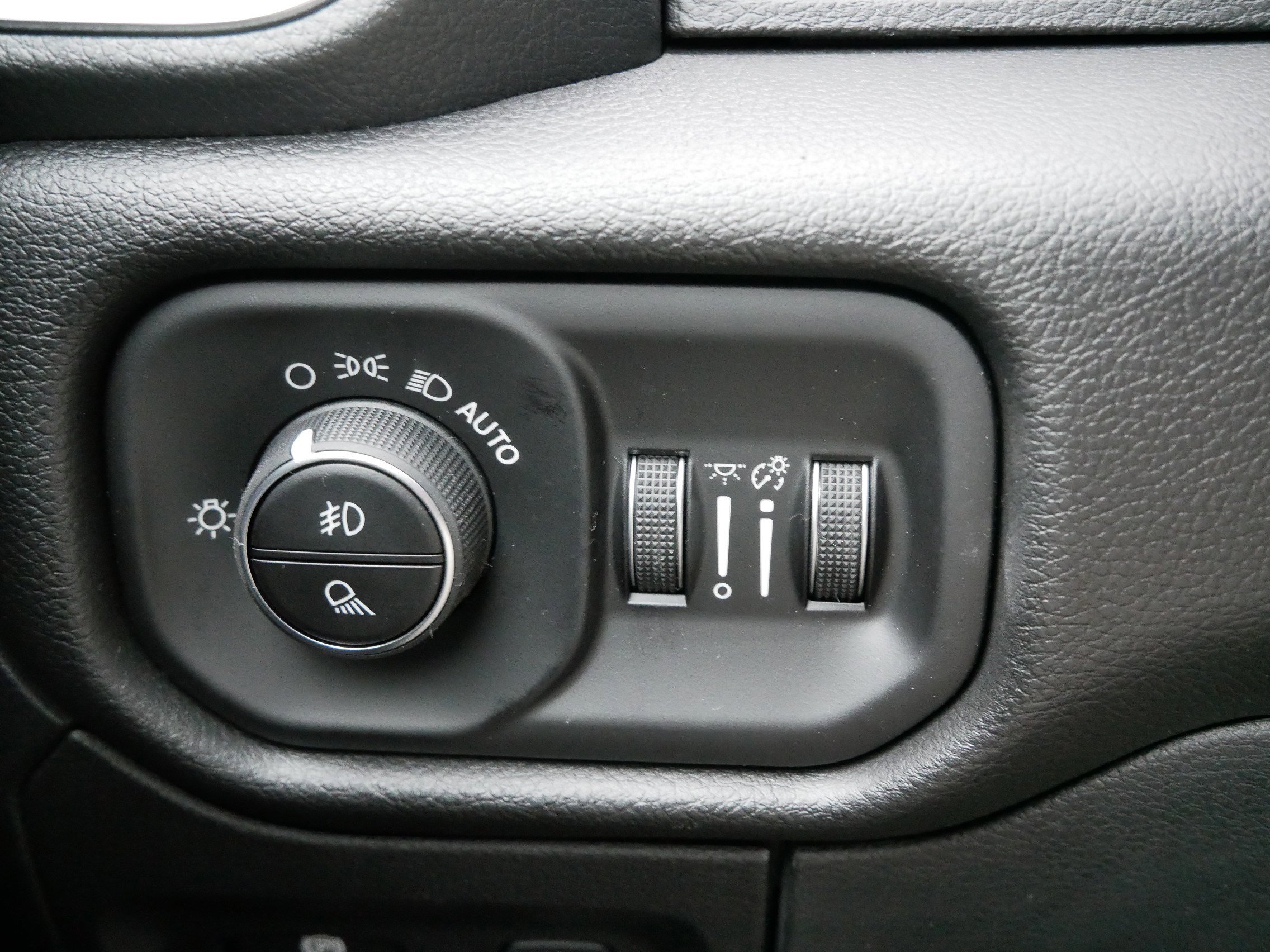 2025 Ram 1500 Big Horn photo 17