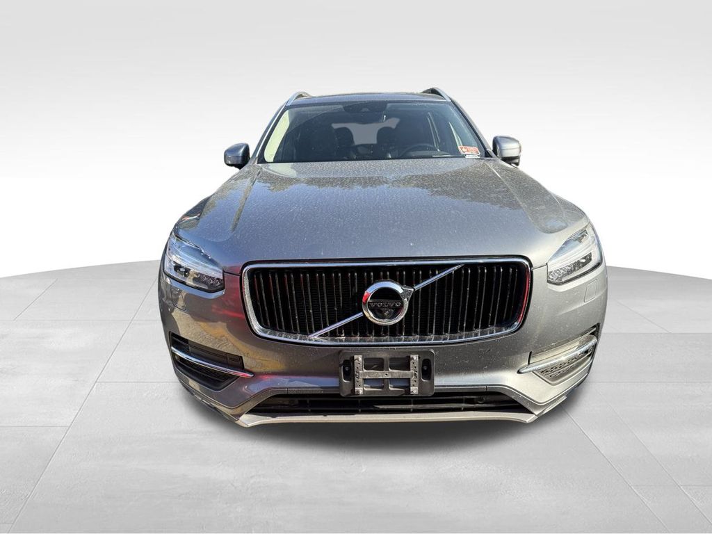 2016 Volvo XC90 T6 Momentum photo 3