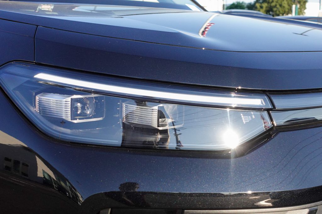 2025 Volkswagen Tiguan SE photo 4