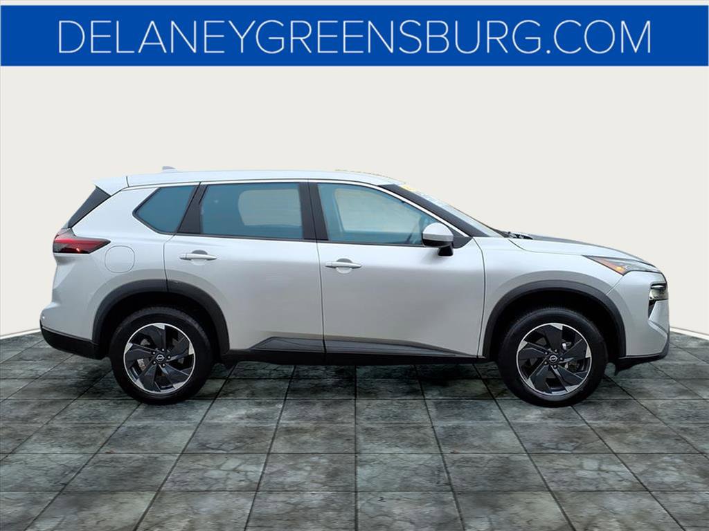 2025 Nissan Rogue SV photo 2