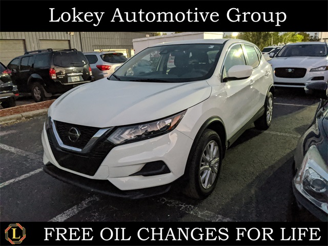 2022 Nissan Rogue Sport S's photo