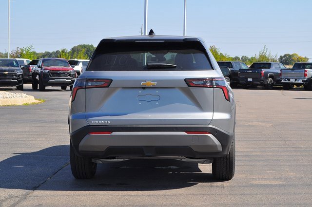 2026 Chevrolet Equinox LT photo 4