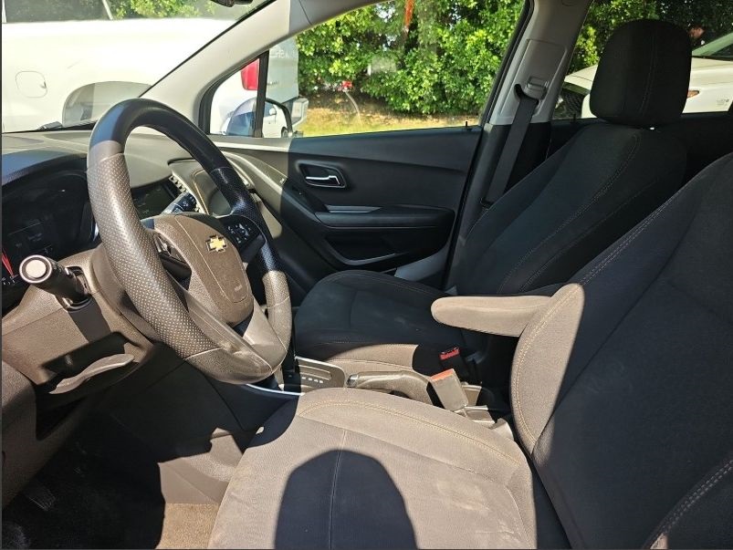 2020 Chevrolet Trax LS photo 21