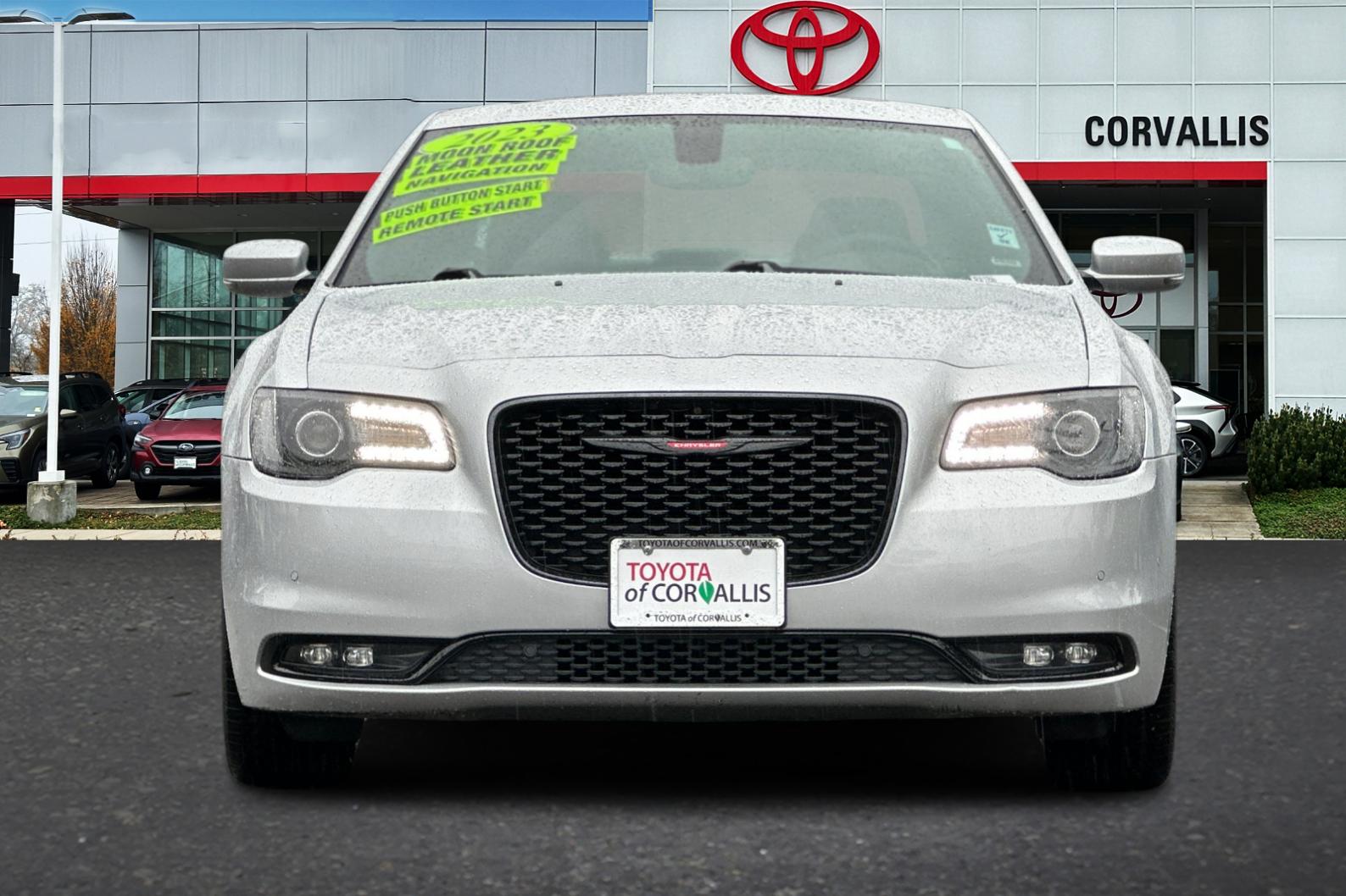 2023 Chrysler 300 S photo 8