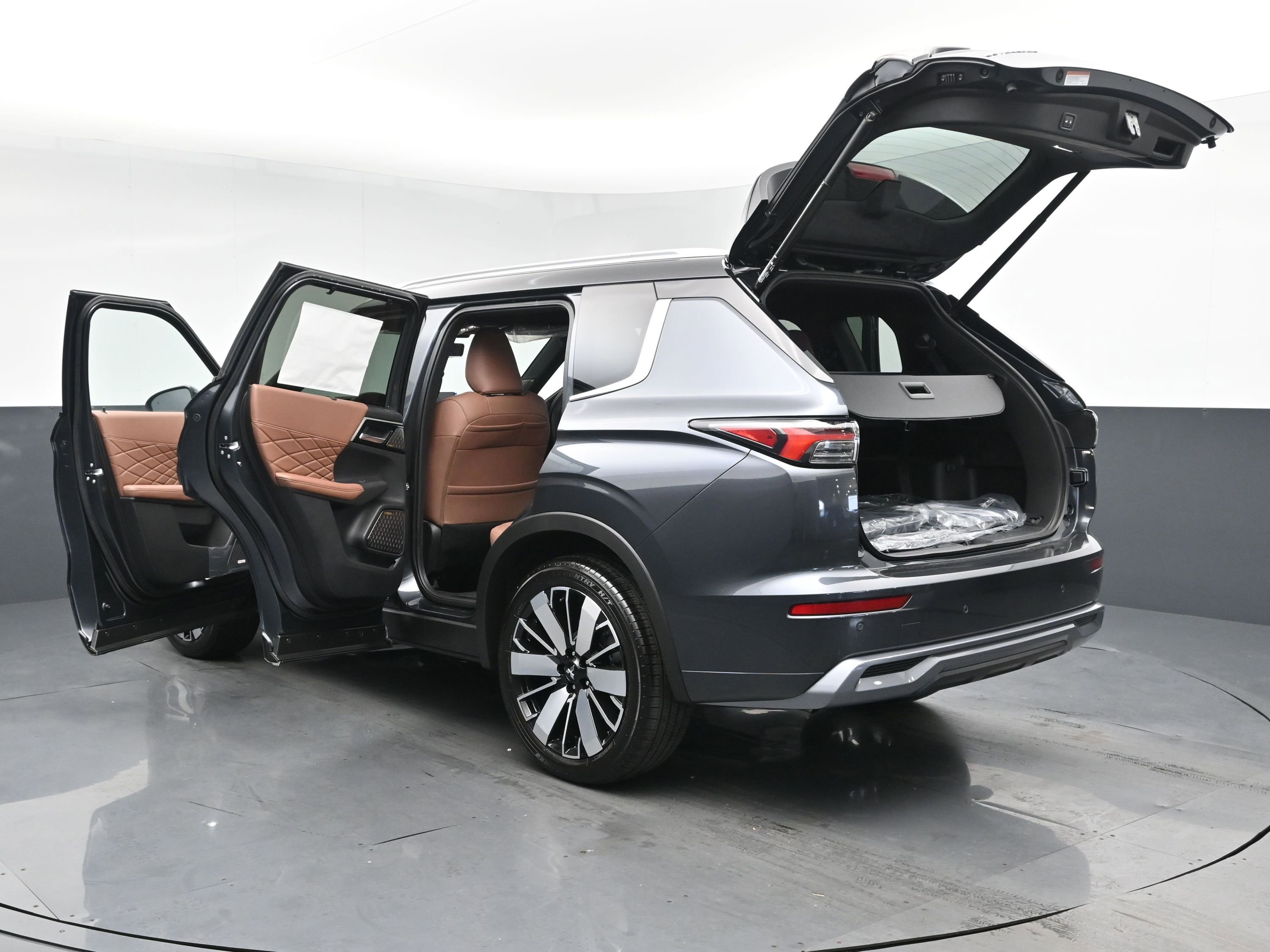 2025 Mitsubishi Outlander SEL photo 30