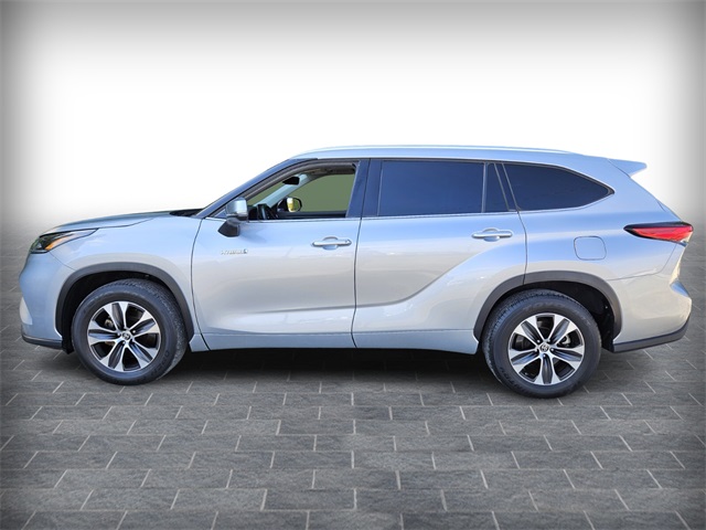 2021 Toyota Highlander Hybrid XLE photo 3