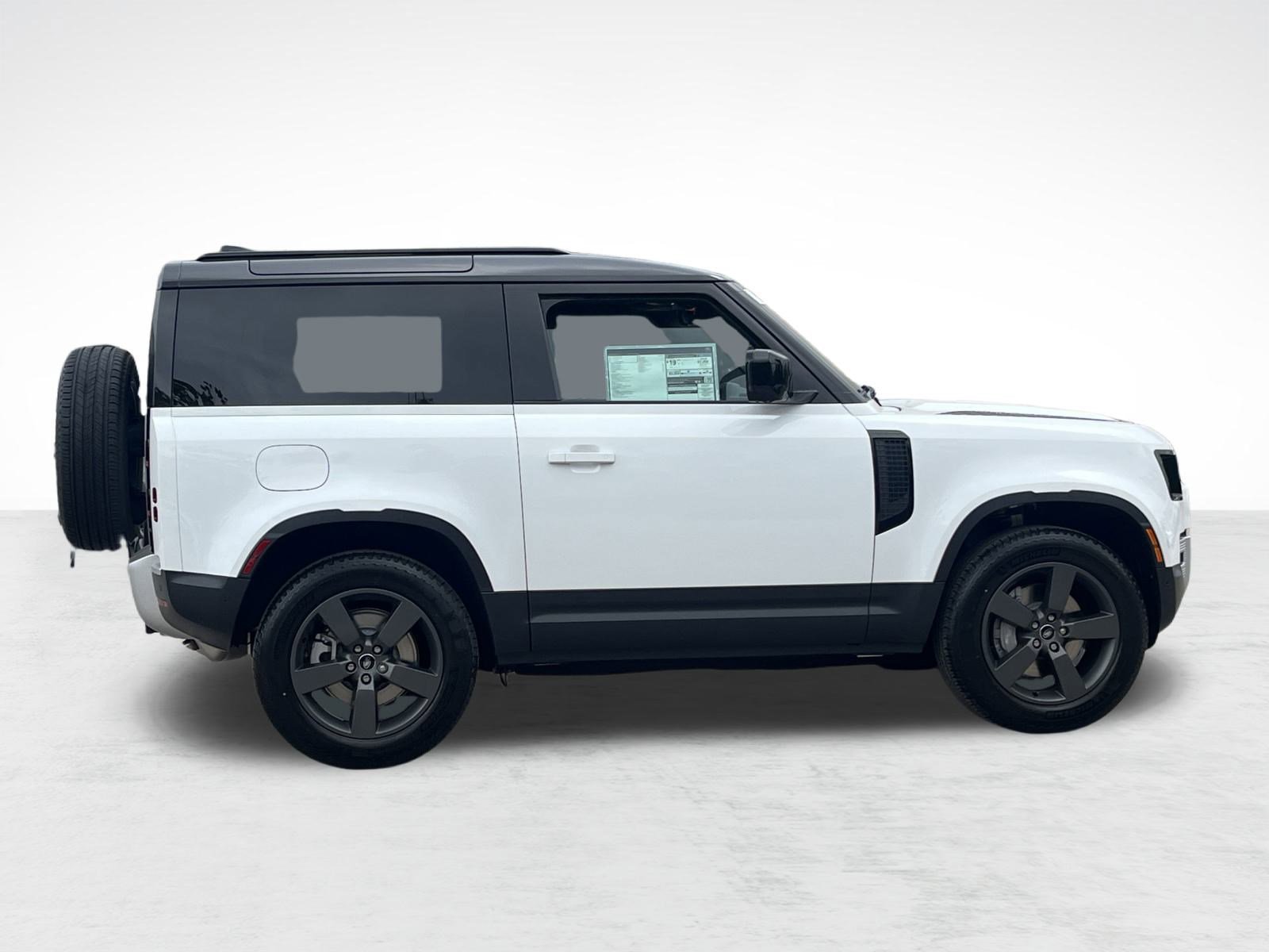 2025 Land Rover Defender S photo 4
