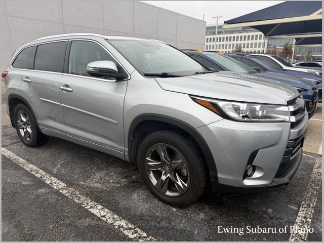 2018 Toyota Highlander Limited Platinum's photo