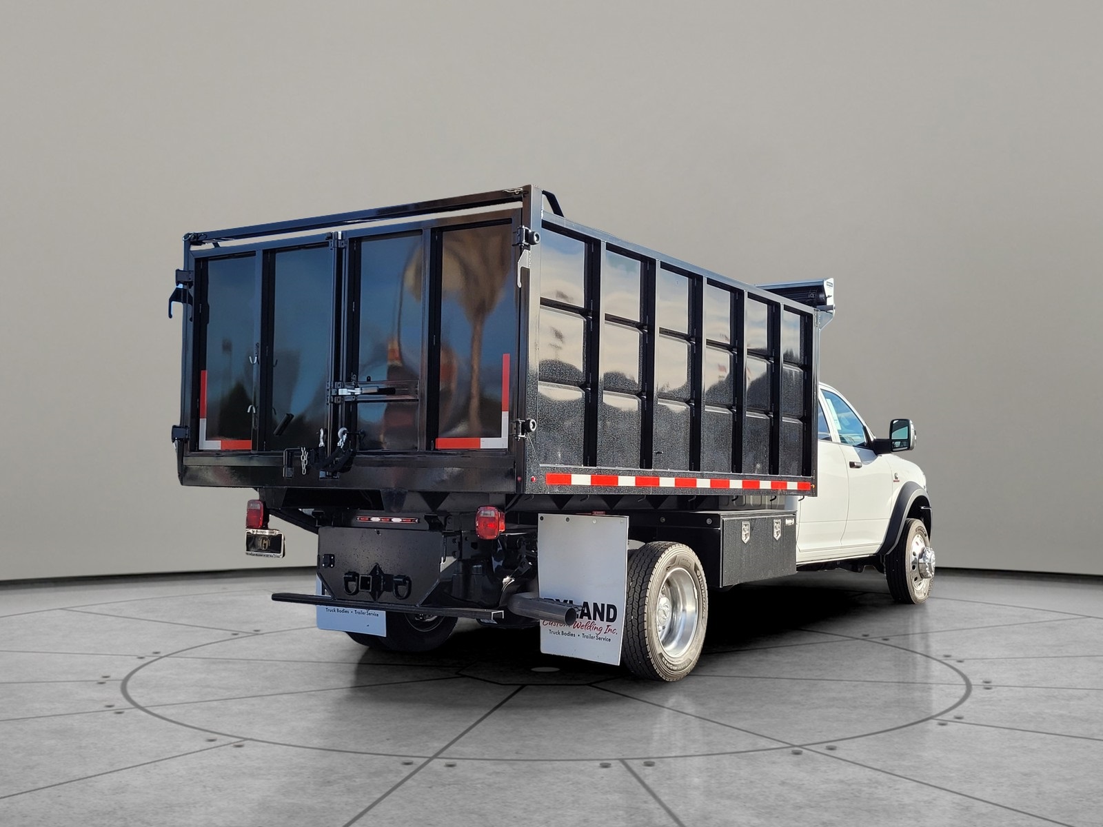 2024 Ram 5500 Tradesman photo 3