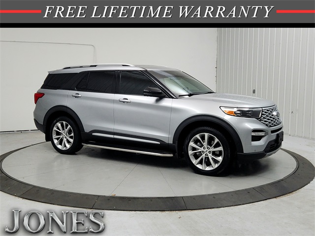 2021 Ford Explorer Platinum's photo