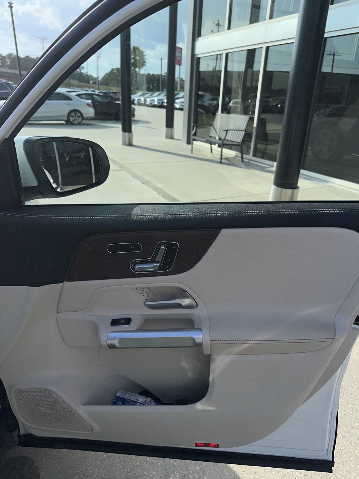 2023 Mercedes Benz EQB 300 4MATIC photo 5